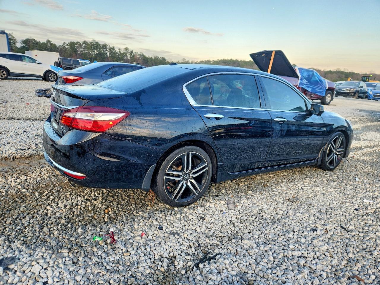2017 HONDA ACCORD TOURING photo 3