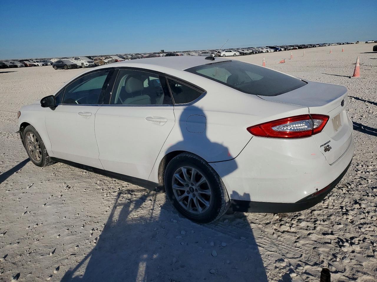 2016 FORD FUSION S photo 4
