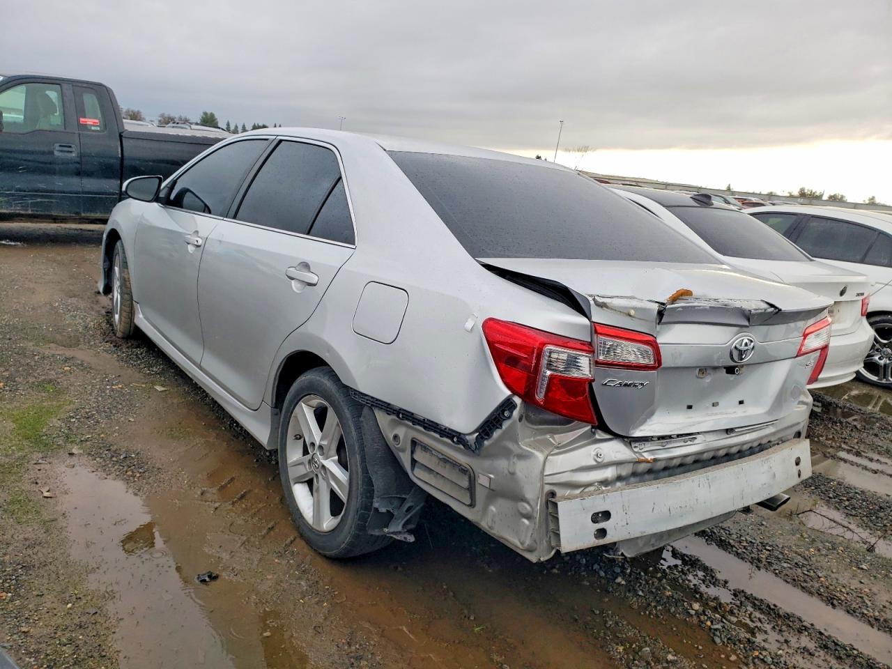 2013 TOYOTA CAMRY L photo 2