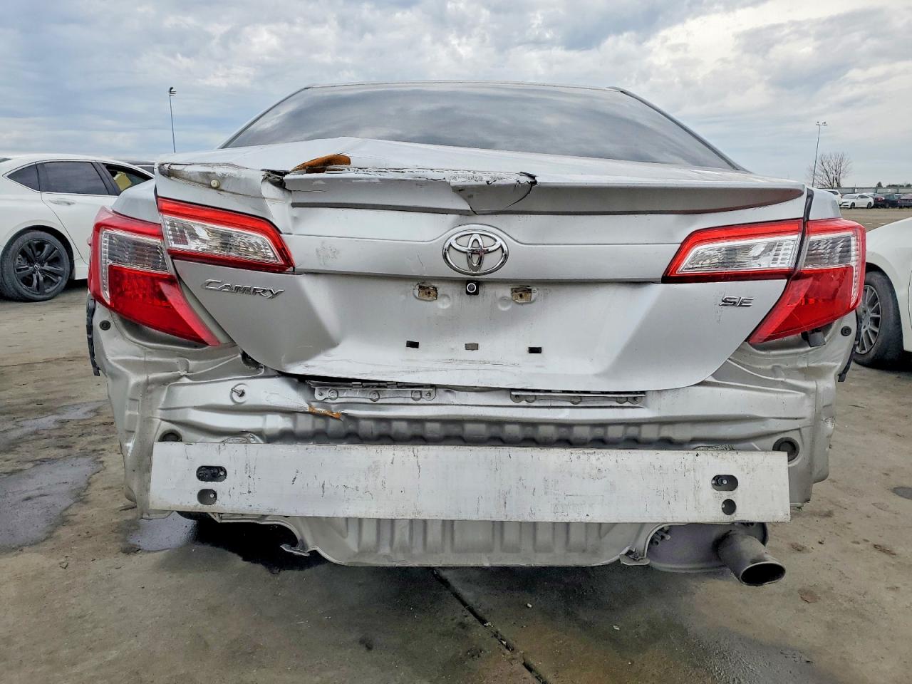 2013 TOYOTA CAMRY L photo 6