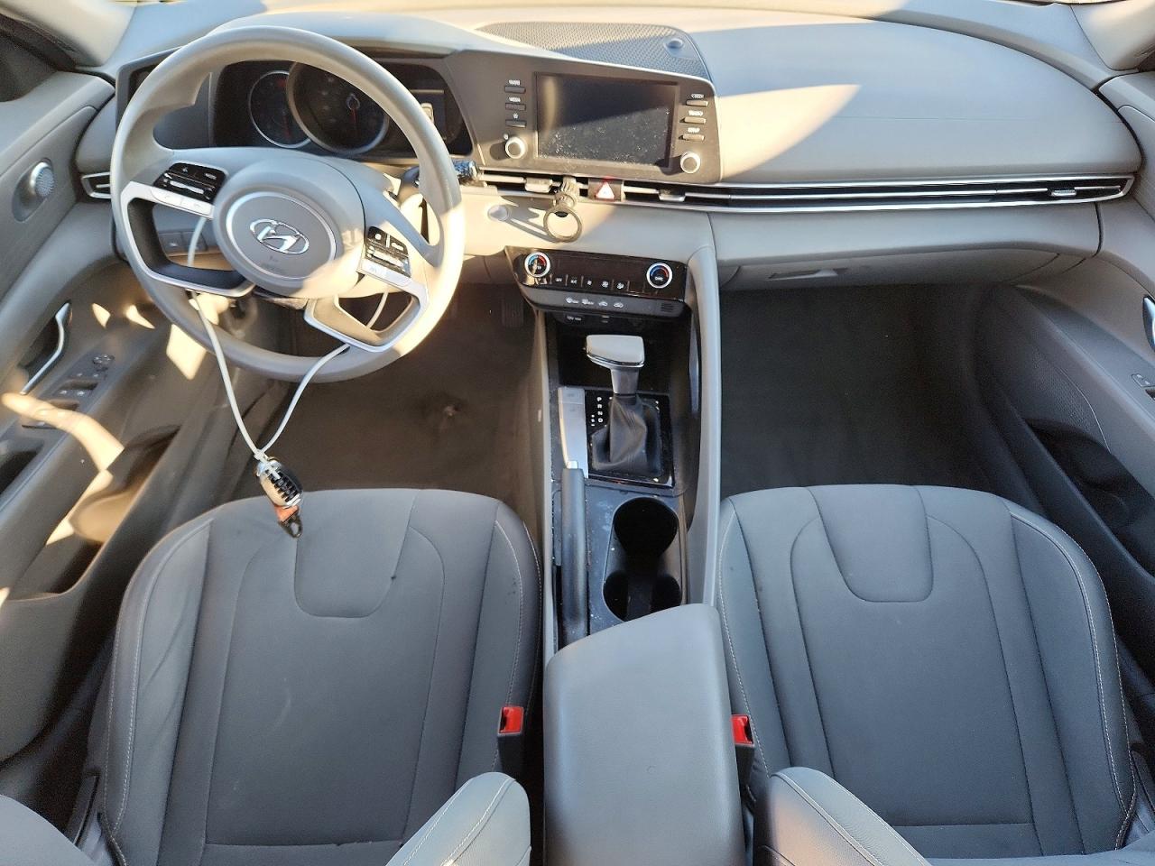 2022 HYUNDAI ELANTRA SEL photo 22