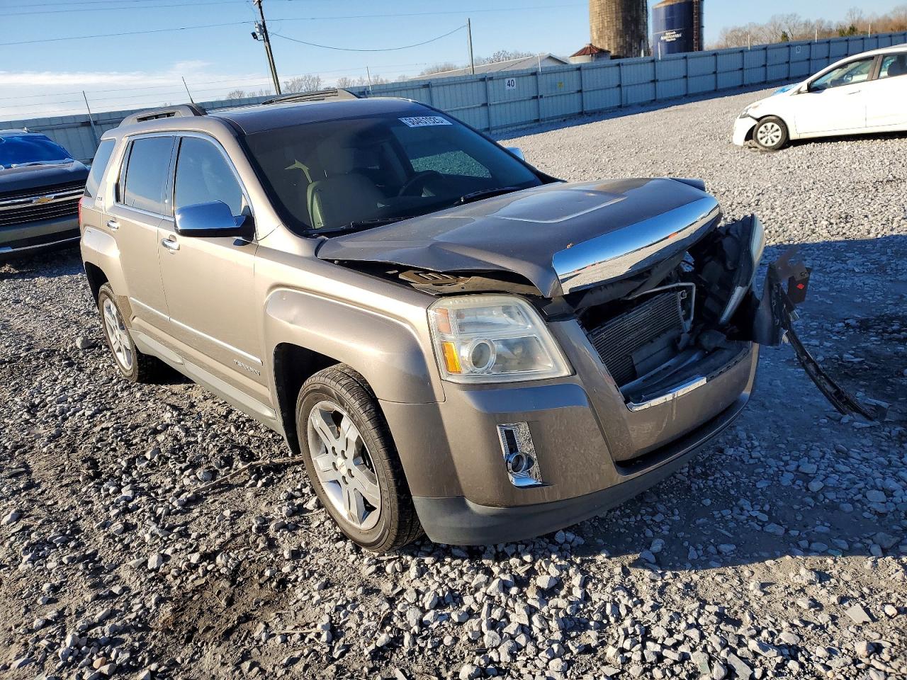 2012 GMC TERRAIN SLE photo 4