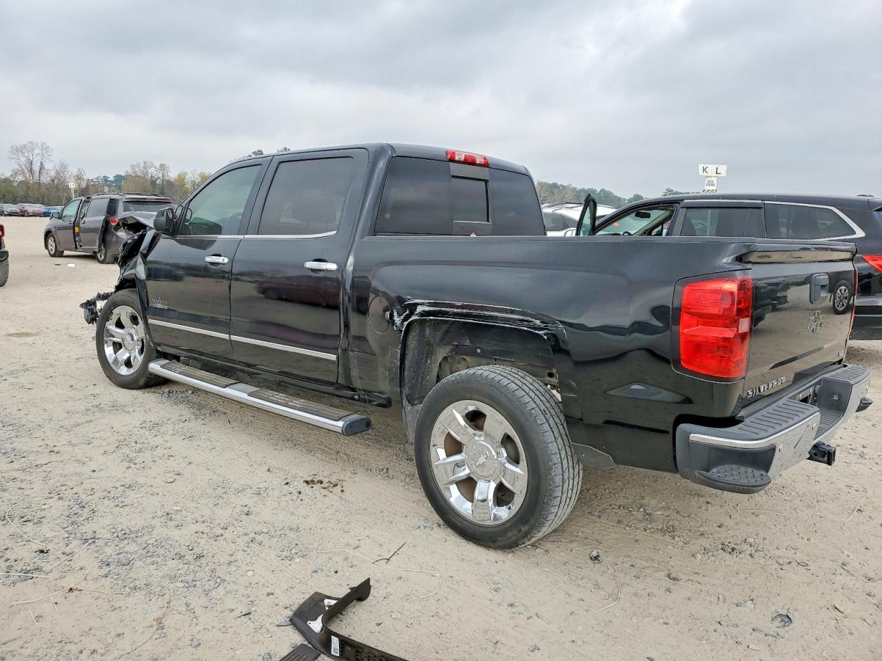 2015 CHEVROLET SILVERADO C1500 LTZ photo 3