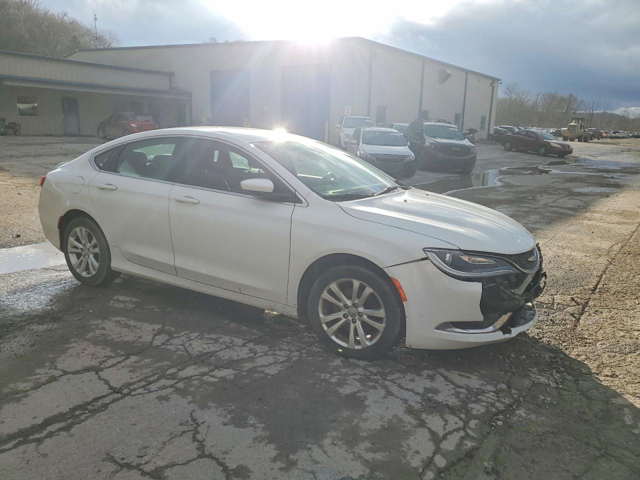 2015 CHRYSLER 200 LIMITED photo 4