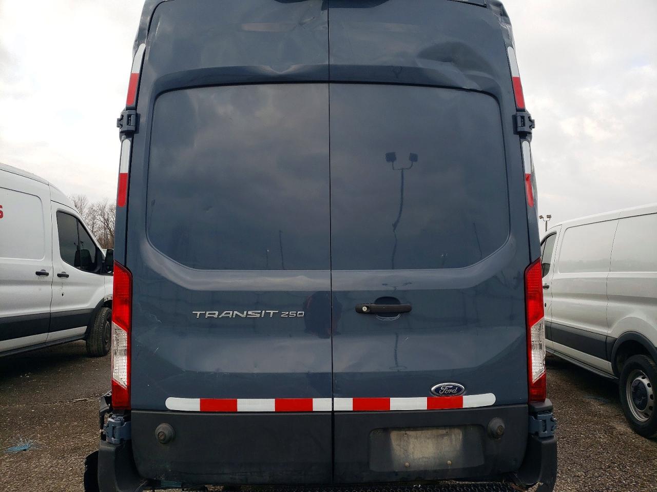 2020 FORD TRANSIT T-250 photo 10