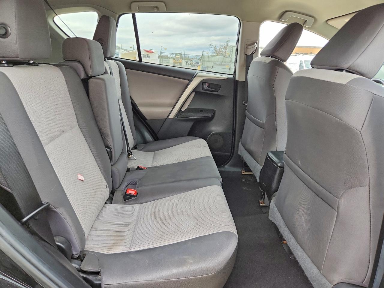 2015 TOYOTA RAV4 LE photo 11