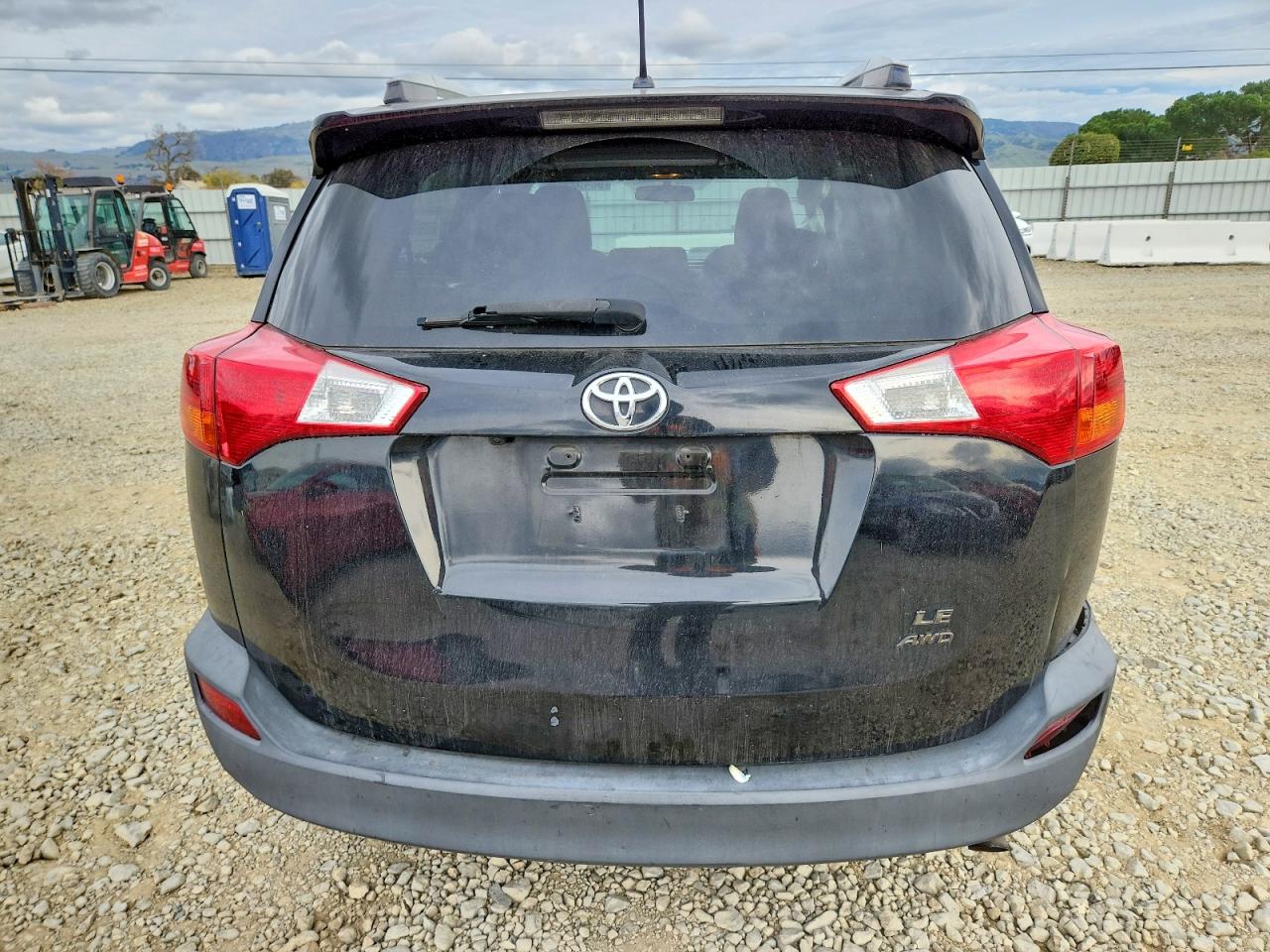 2015 TOYOTA RAV4 LE photo 6