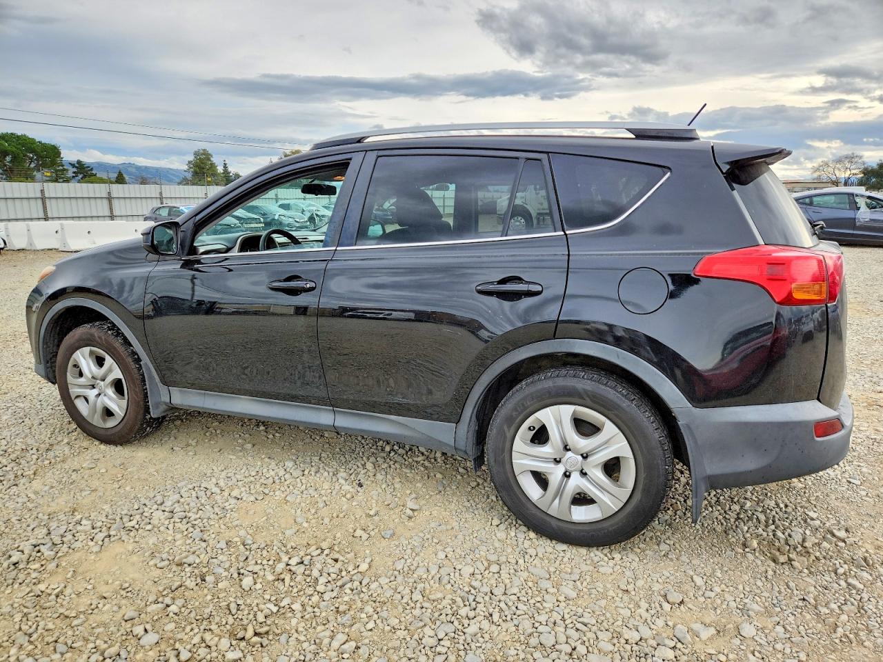 2015 TOYOTA RAV4 LE photo 2