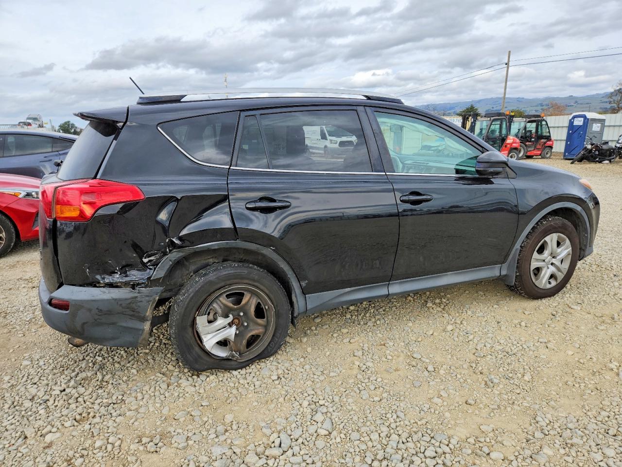 2015 TOYOTA RAV4 LE photo 3