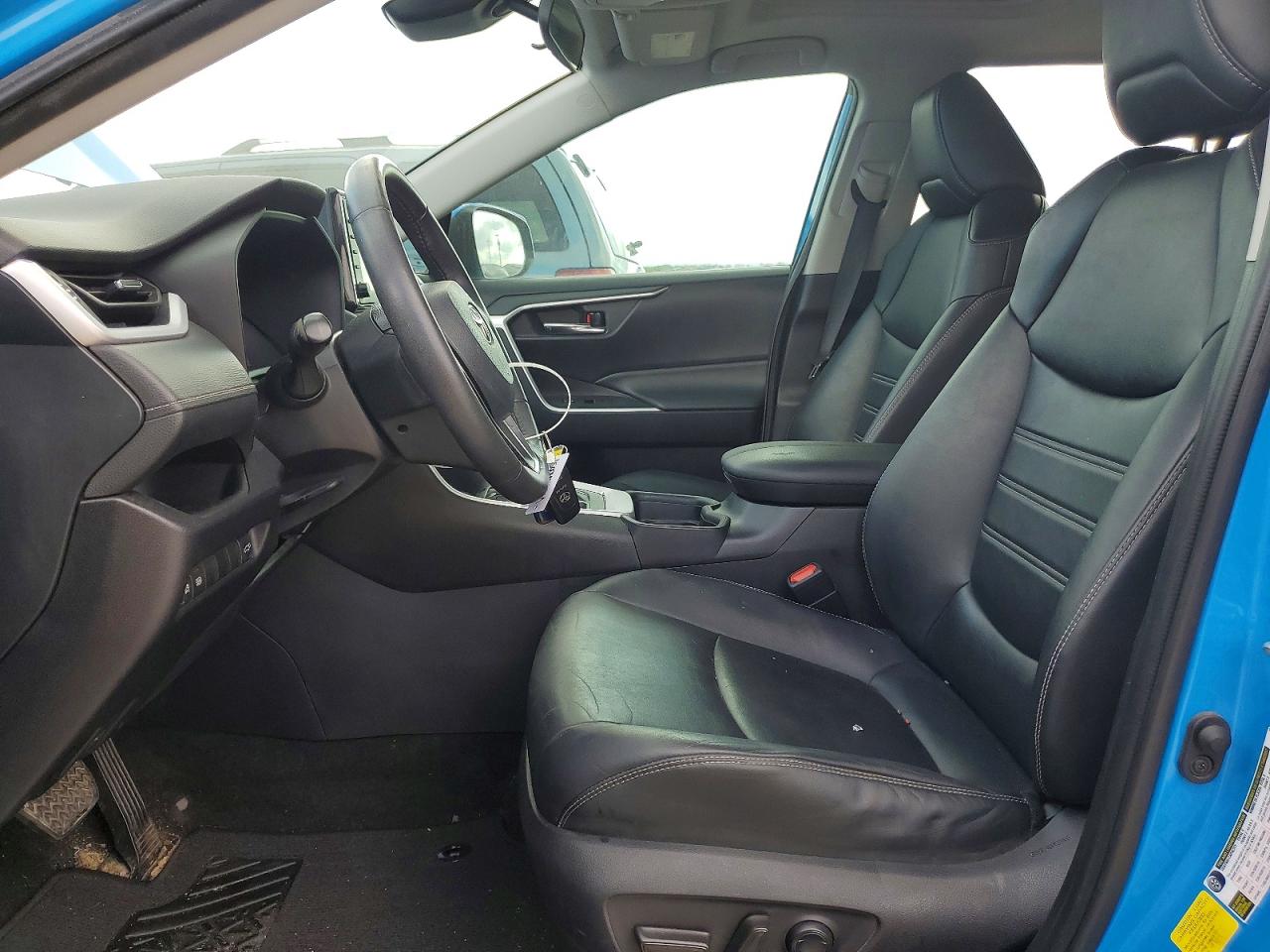 2021 TOYOTA RAV4 XLE PREMIUM photo 7