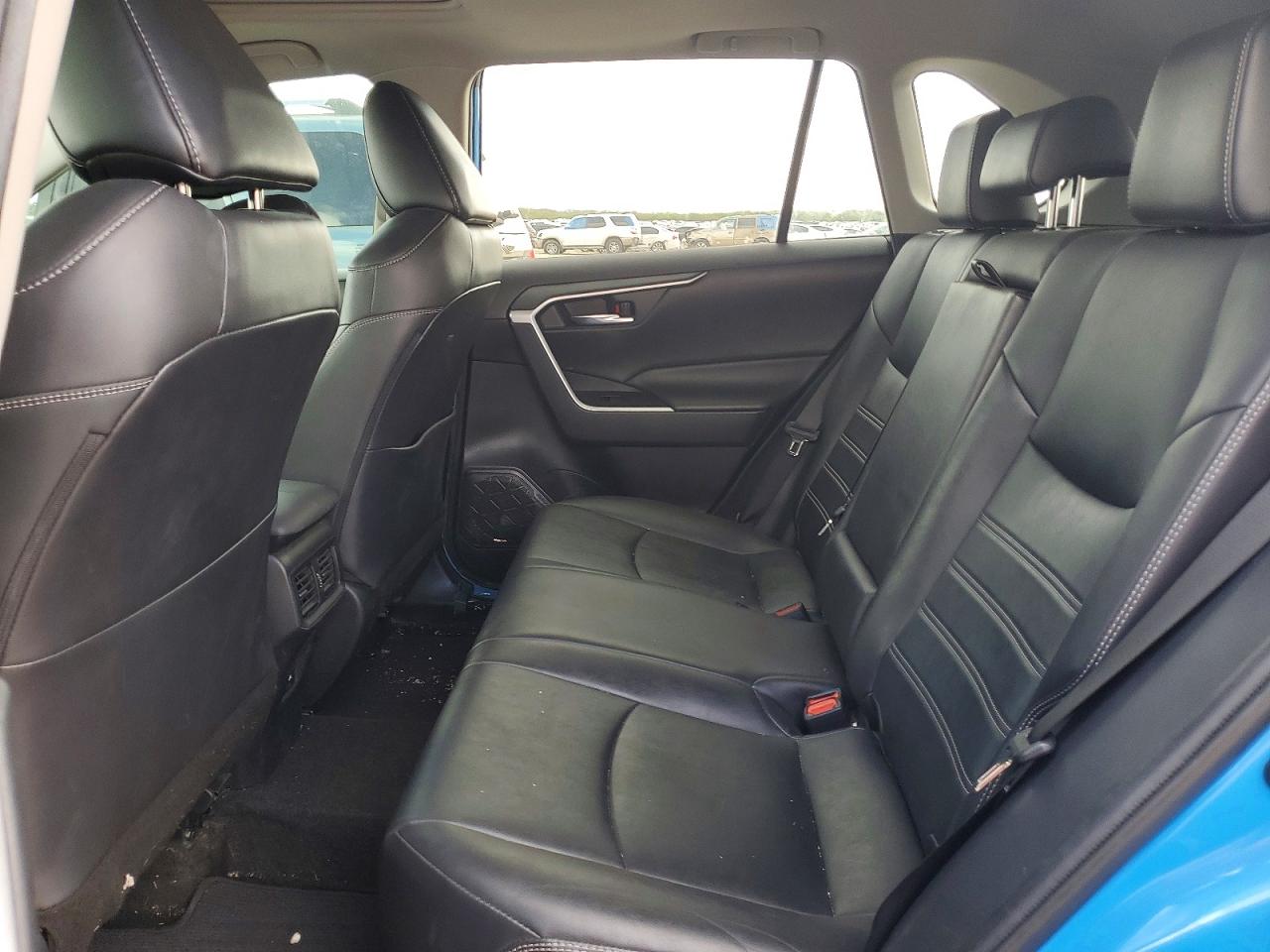 2021 TOYOTA RAV4 XLE PREMIUM photo 10