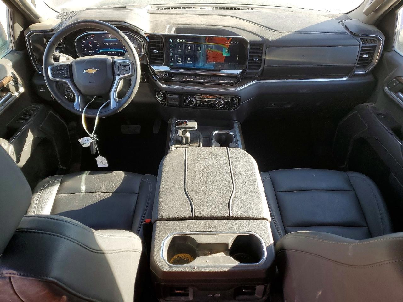 2024 CHEVROLET SILVERADO K1500 LT photo 8