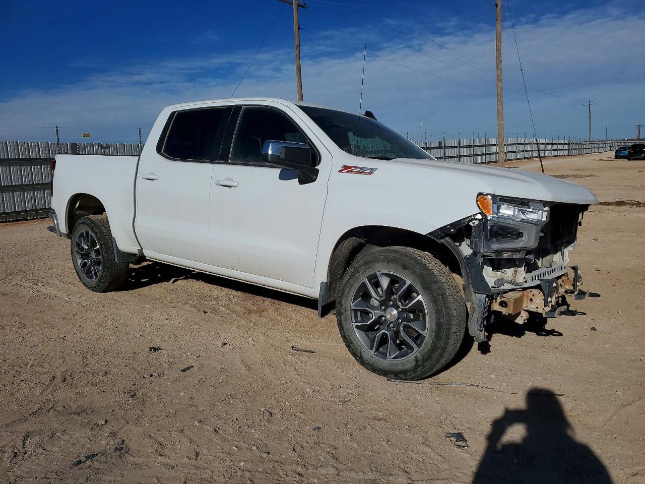 2024 CHEVROLET SILVERADO K1500 LT photo 4