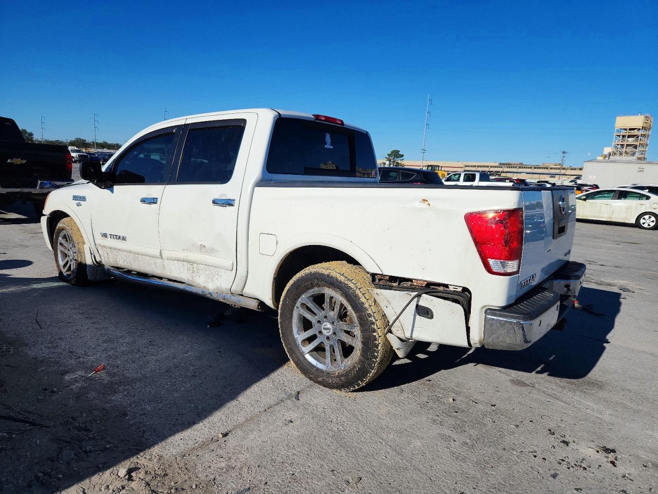 2011 NISSAN TITAN SV photo 3