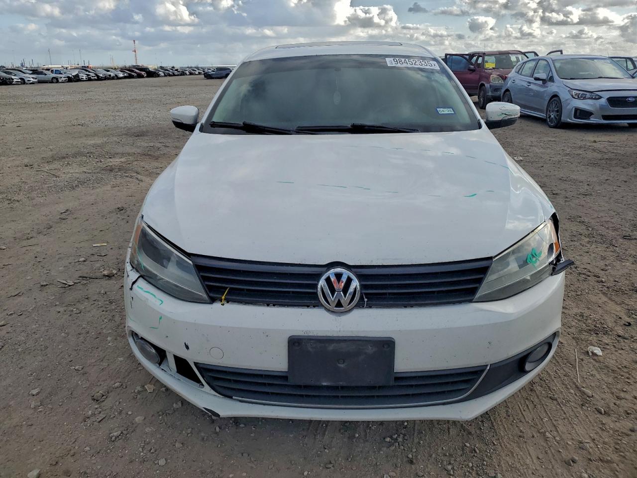 2011 VOLKSWAGEN JETTA SEL photo 5