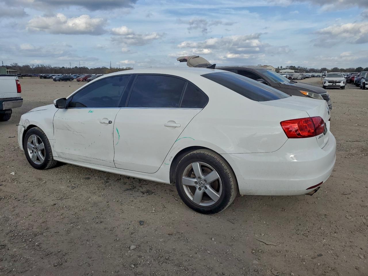 2011 VOLKSWAGEN JETTA SEL photo 2