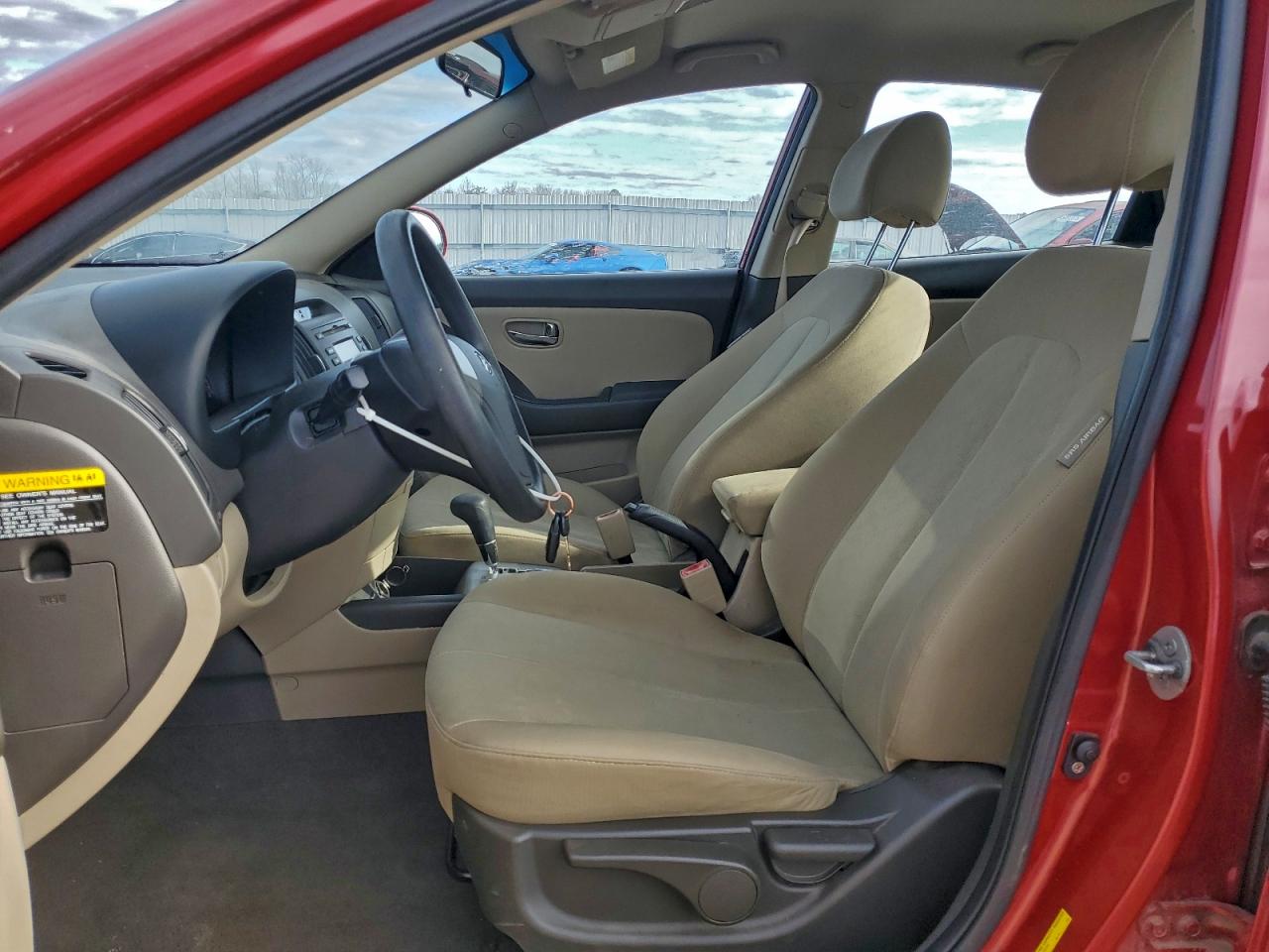2010 HYUNDAI ELANTRA photo 7