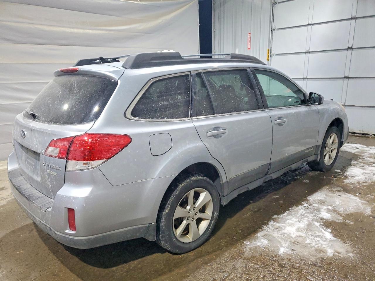 2014 SUBARU OUTBACK 2.5I PREMIUM photo 3