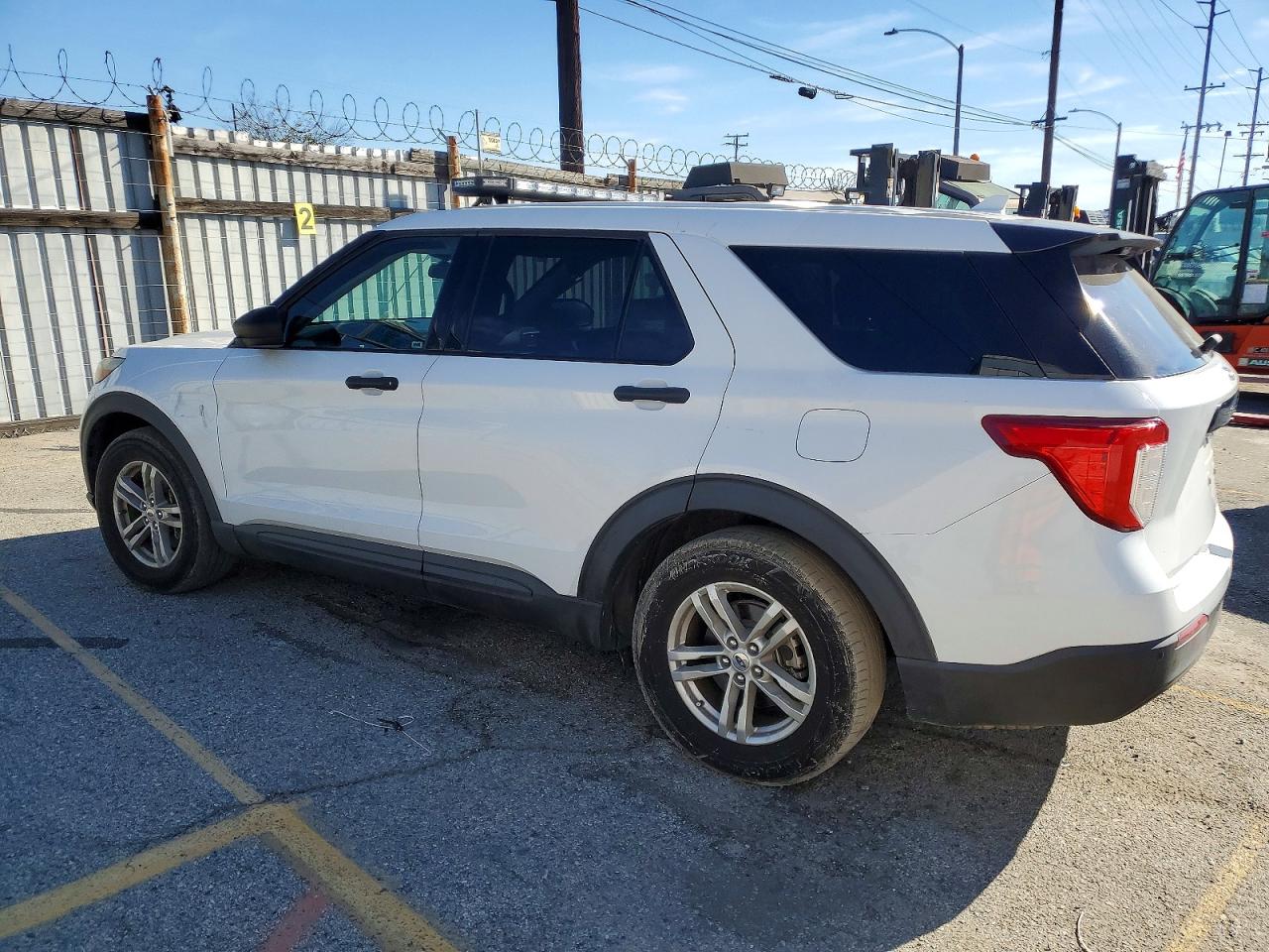2020 FORD EXPLORER photo 2
