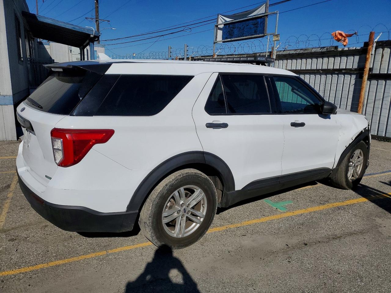 2020 FORD EXPLORER photo 3