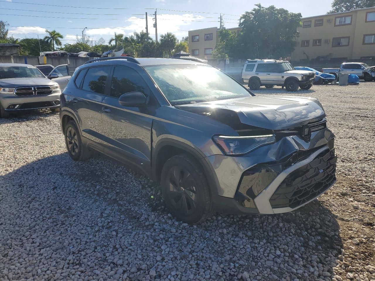 2025 VOLKSWAGEN TAOS S photo 4