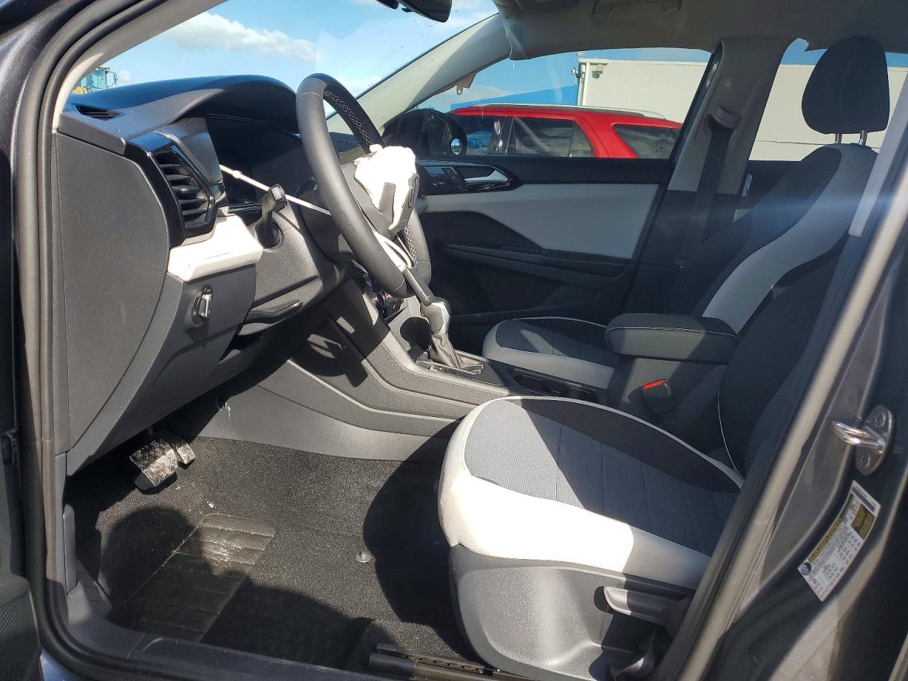 2025 VOLKSWAGEN TAOS S photo 7