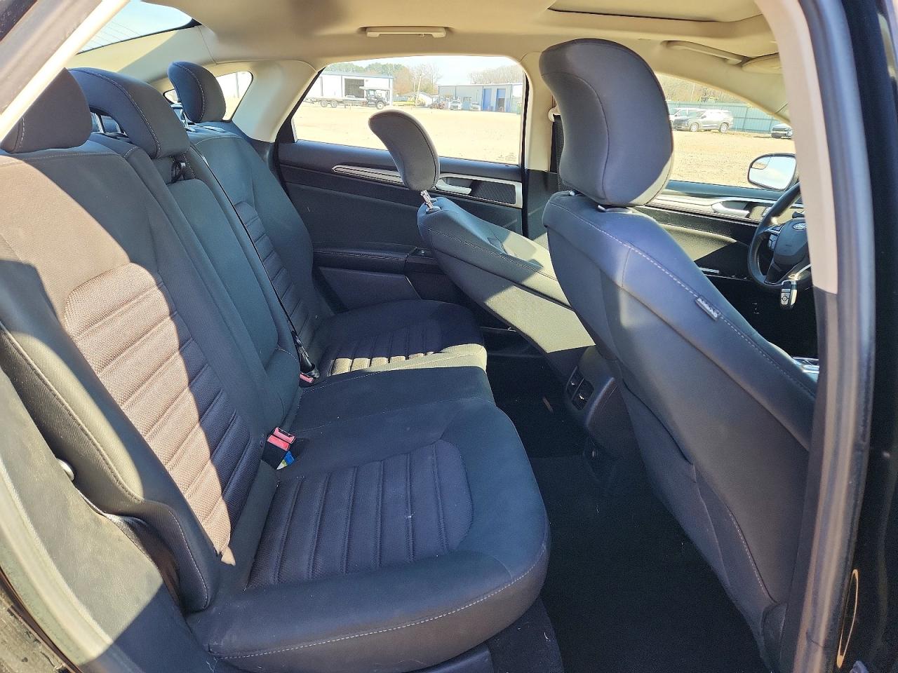 2017 FORD FUSION SE HYBRID photo 10