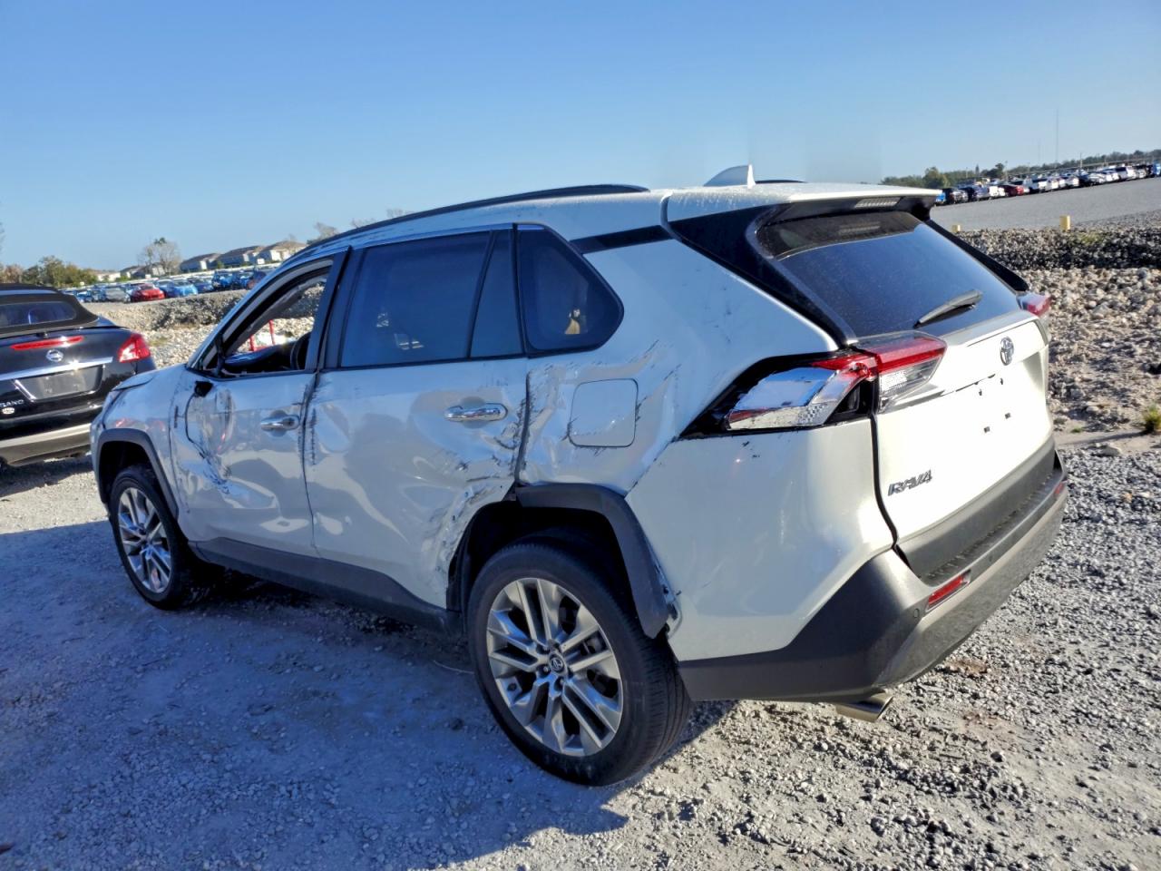 2019 TOYOTA RAV4 LIMITED photo 2