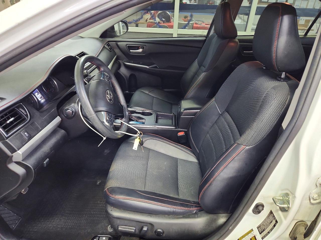 2017 TOYOTA CAMRY LE photo 7