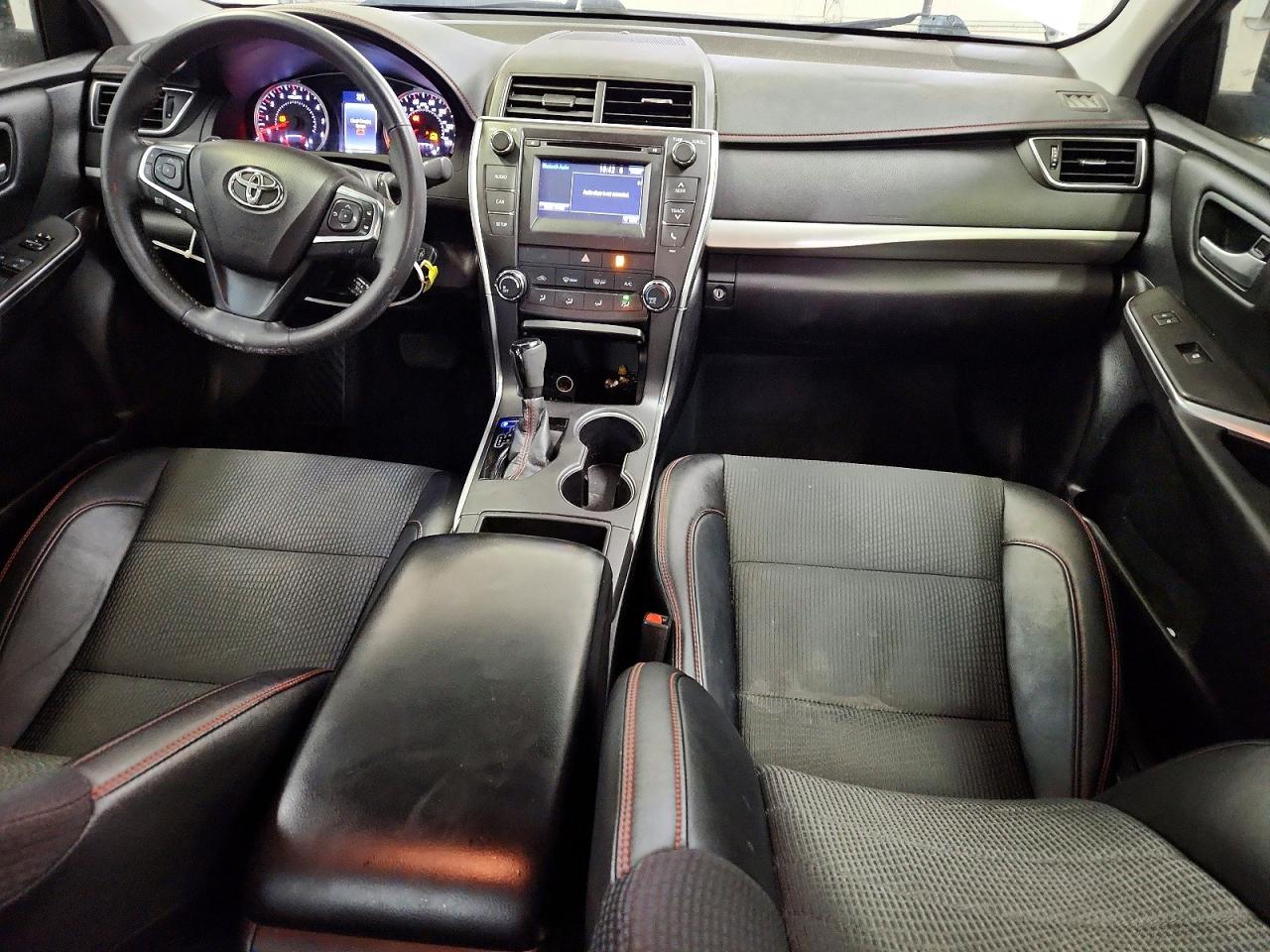 2017 TOYOTA CAMRY LE photo 8