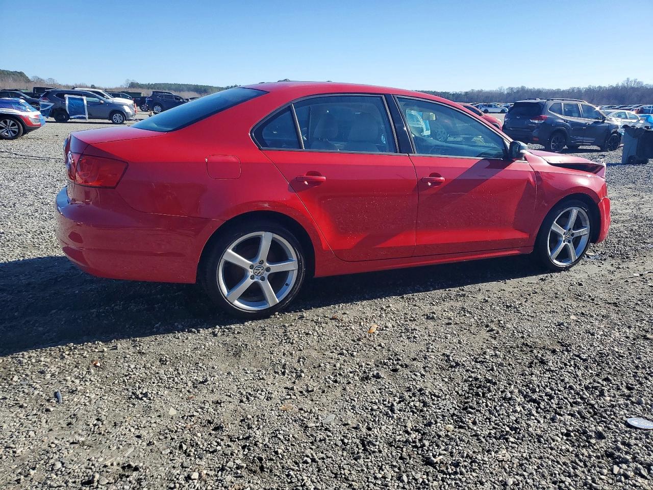 2011 VOLKSWAGEN JETTA SE photo 3