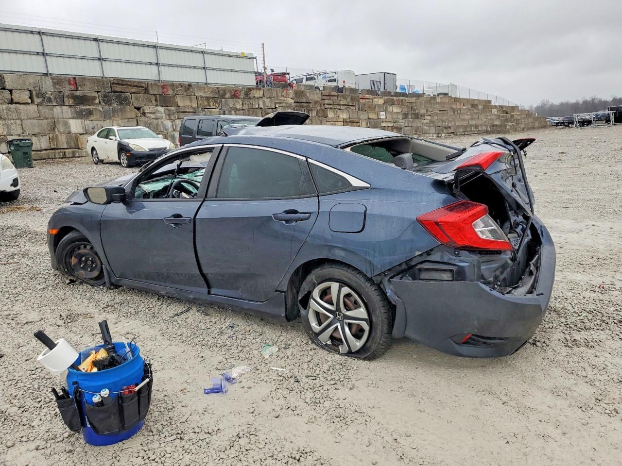 2017 HONDA CIVIC LX photo 2