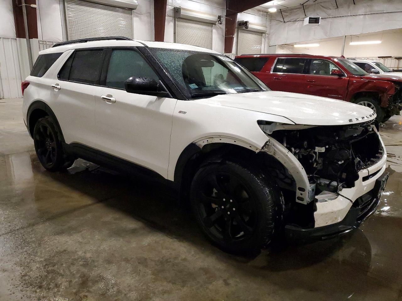 2023 FORD EXPLORER ST-LINE photo 4
