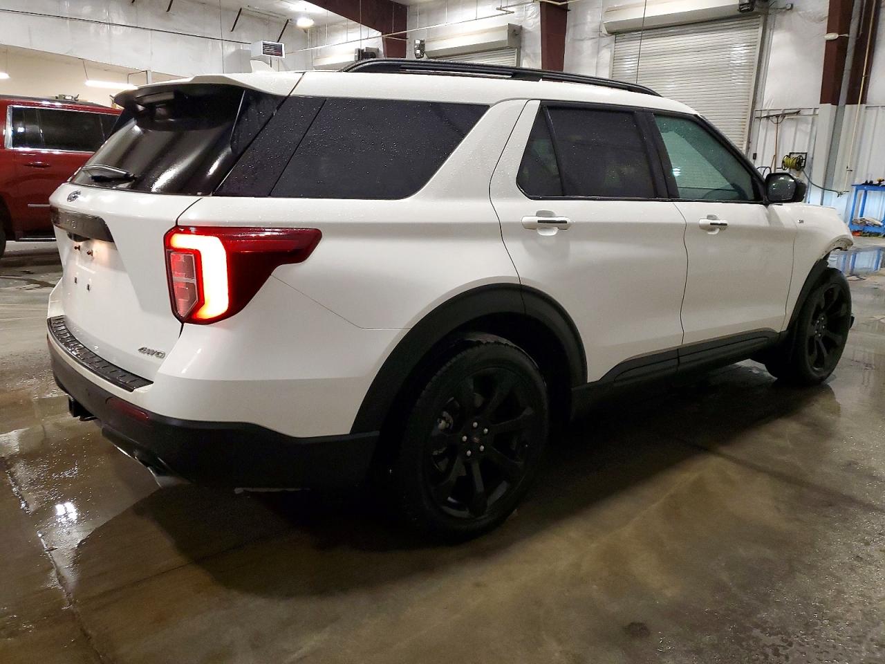 2023 FORD EXPLORER ST-LINE photo 3