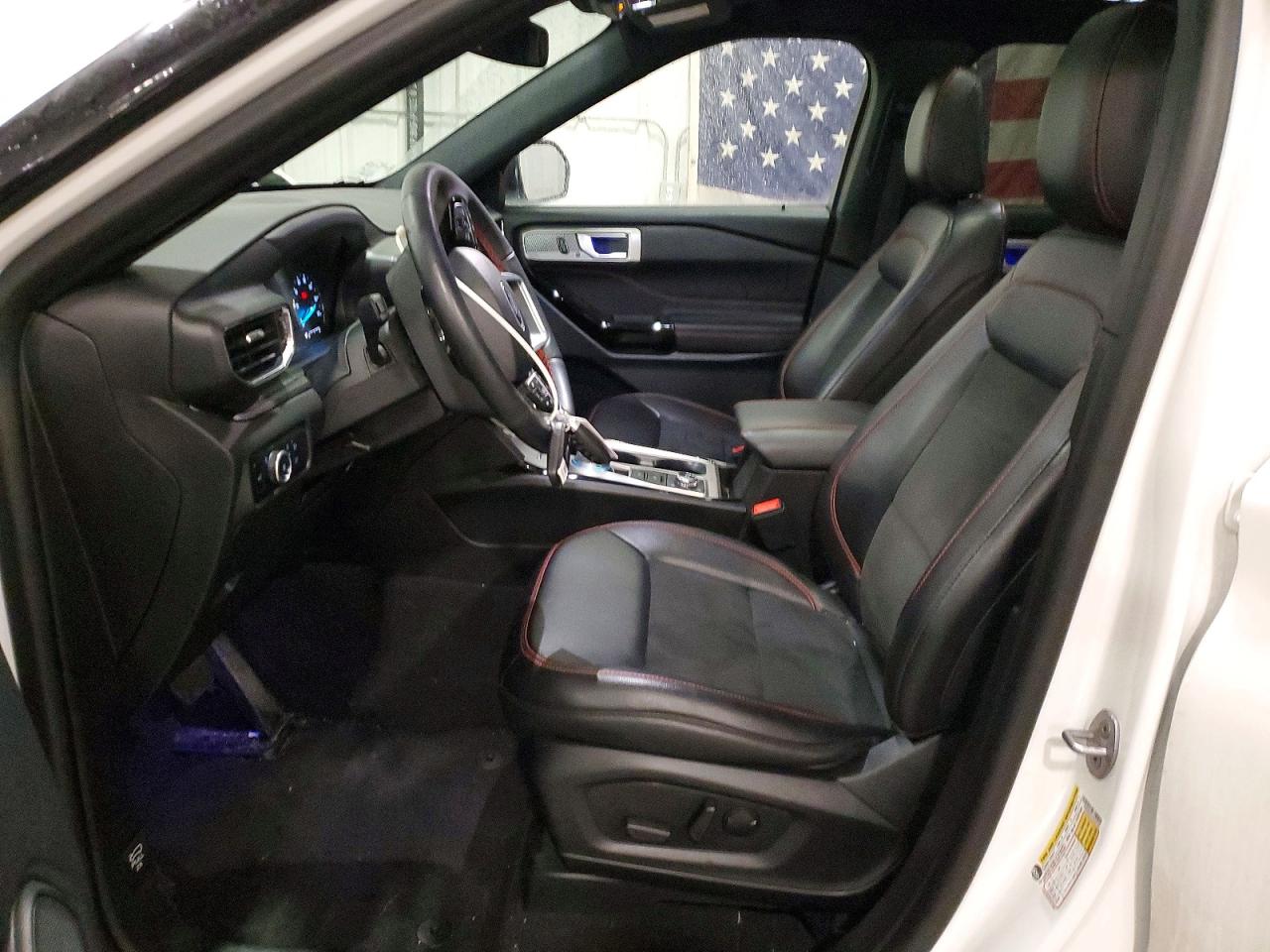 2023 FORD EXPLORER ST-LINE photo 7