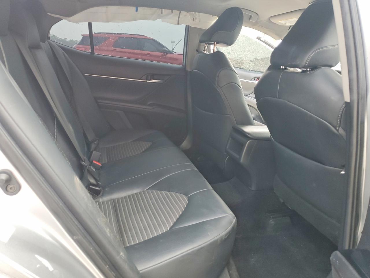 2019 TOYOTA CAMRY SE photo 10