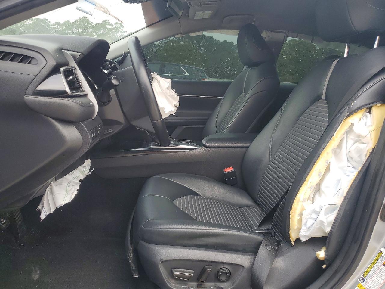 2019 TOYOTA CAMRY SE photo 7