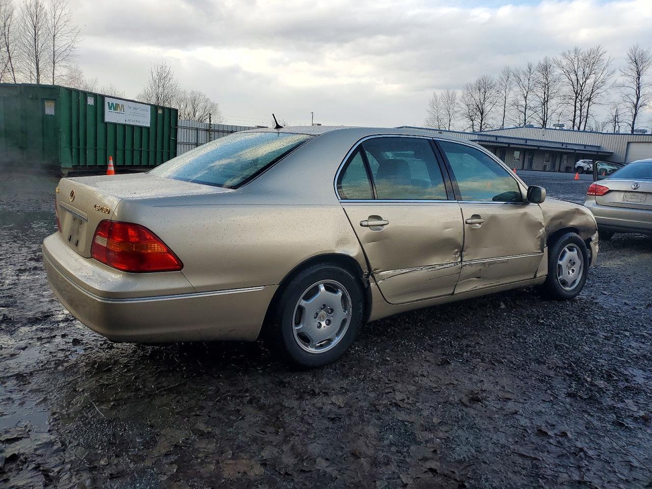 2002 LEXUS LS 430 photo 3