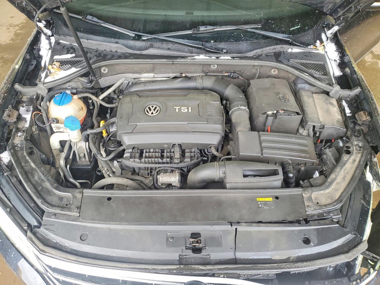 2017 VOLKSWAGEN PASSAT SE photo 11