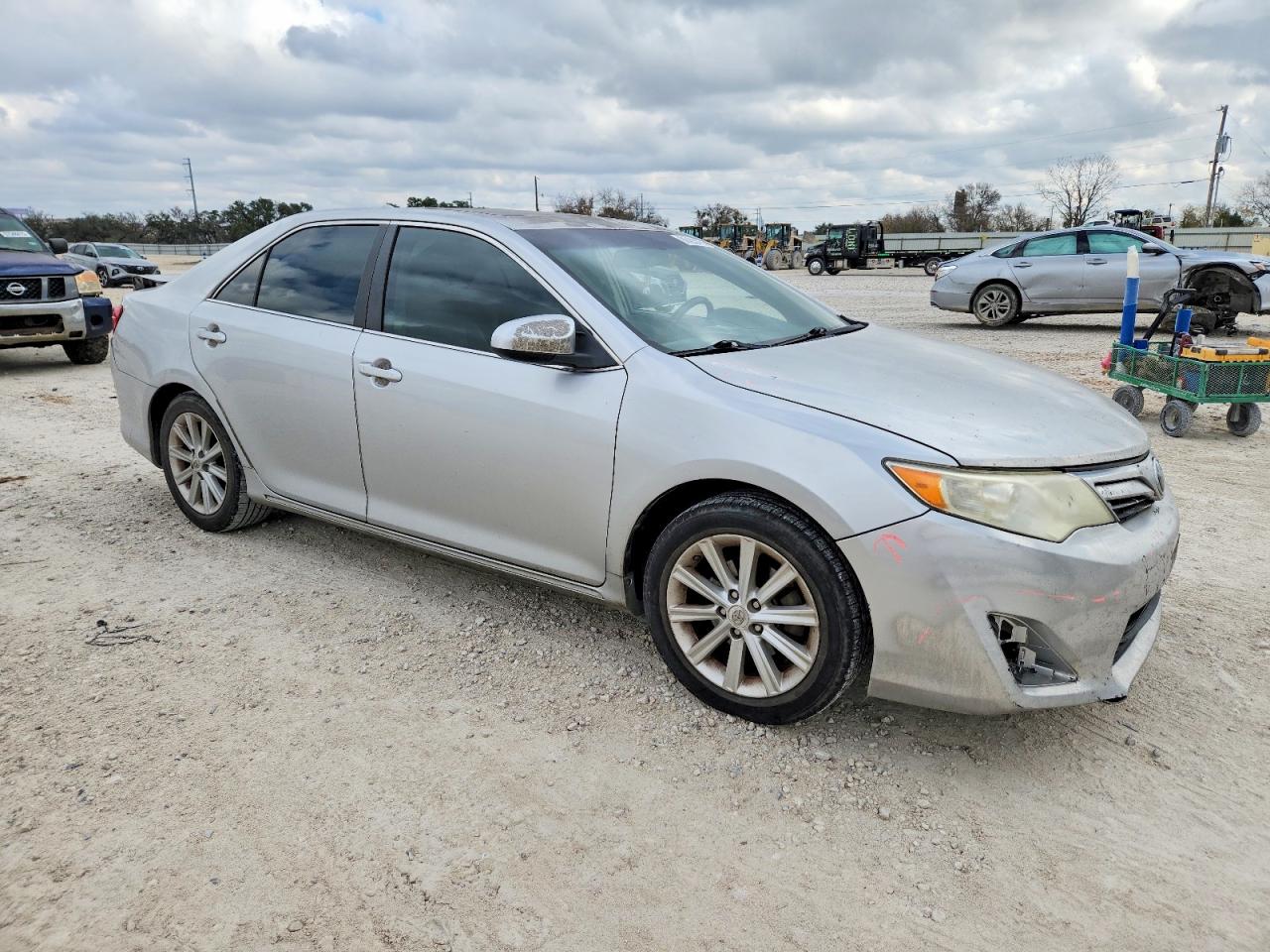 2012 TOYOTA CAMRY SE photo 10