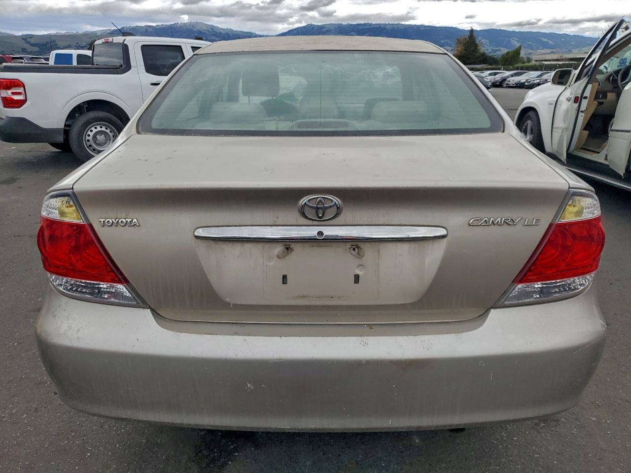 2005 TOYOTA CAMRY LE photo 16