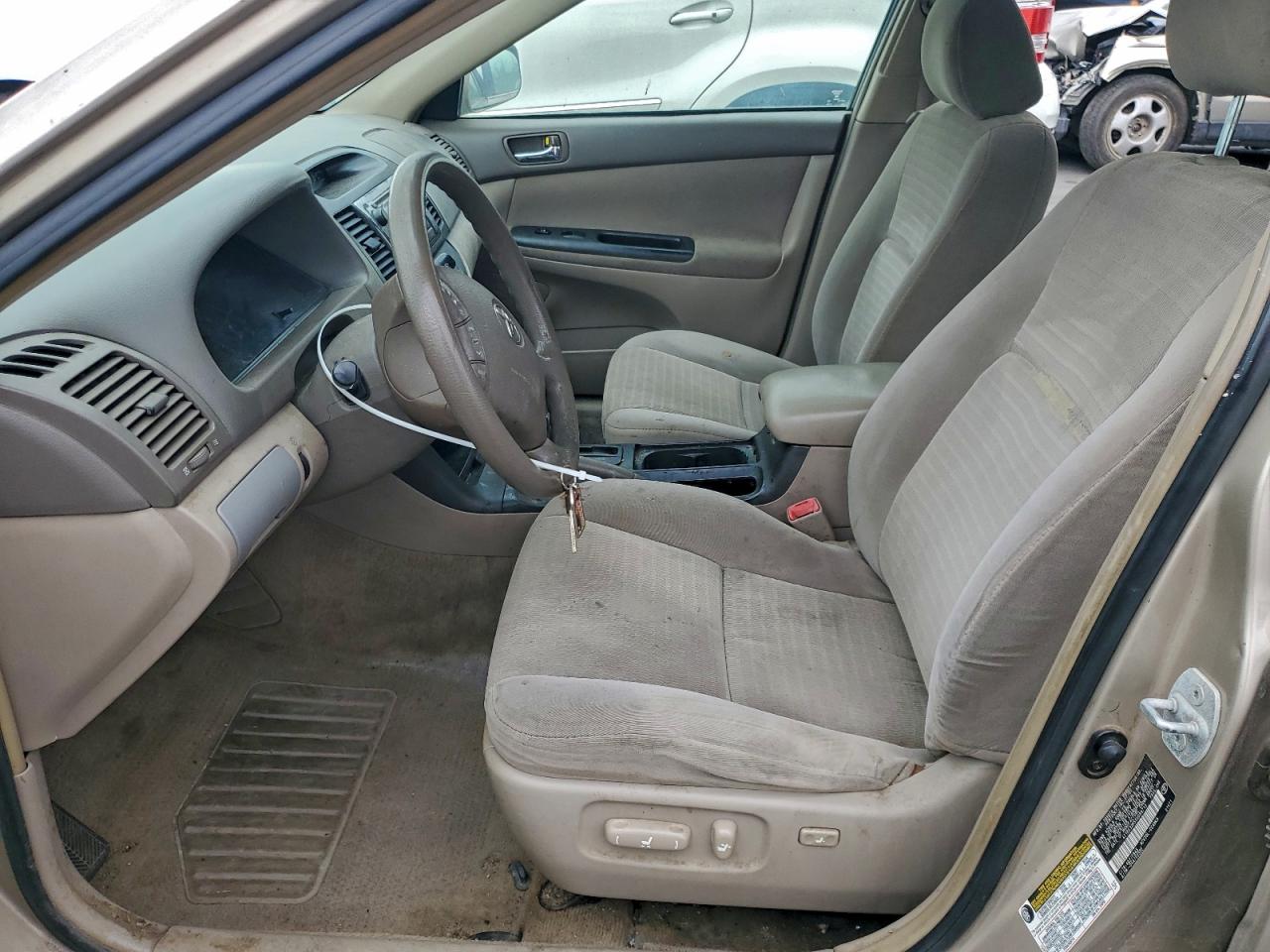 2005 TOYOTA CAMRY LE photo 19