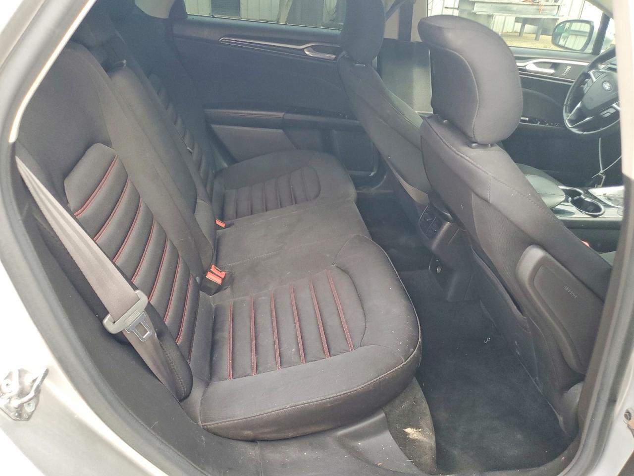 2016 FORD FUSION SE photo 10