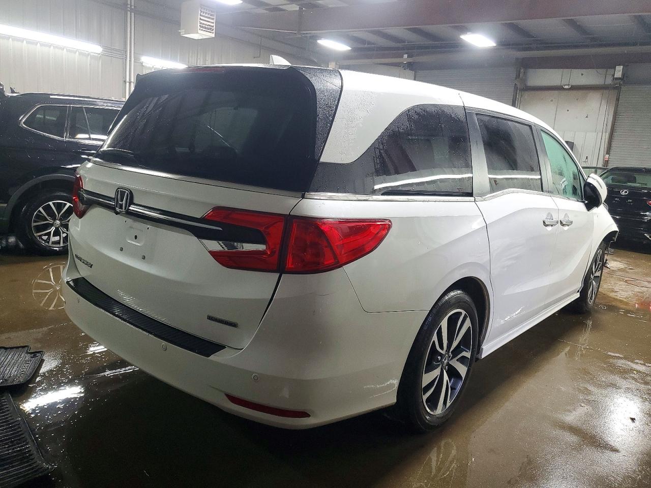 2023 HONDA ODYSSEY TOURING photo 3