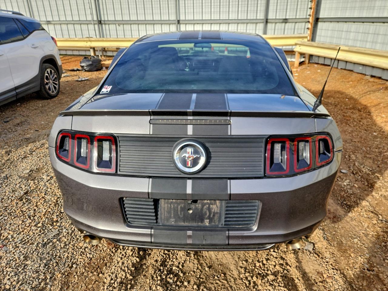 2013 FORD MUSTANG photo 6