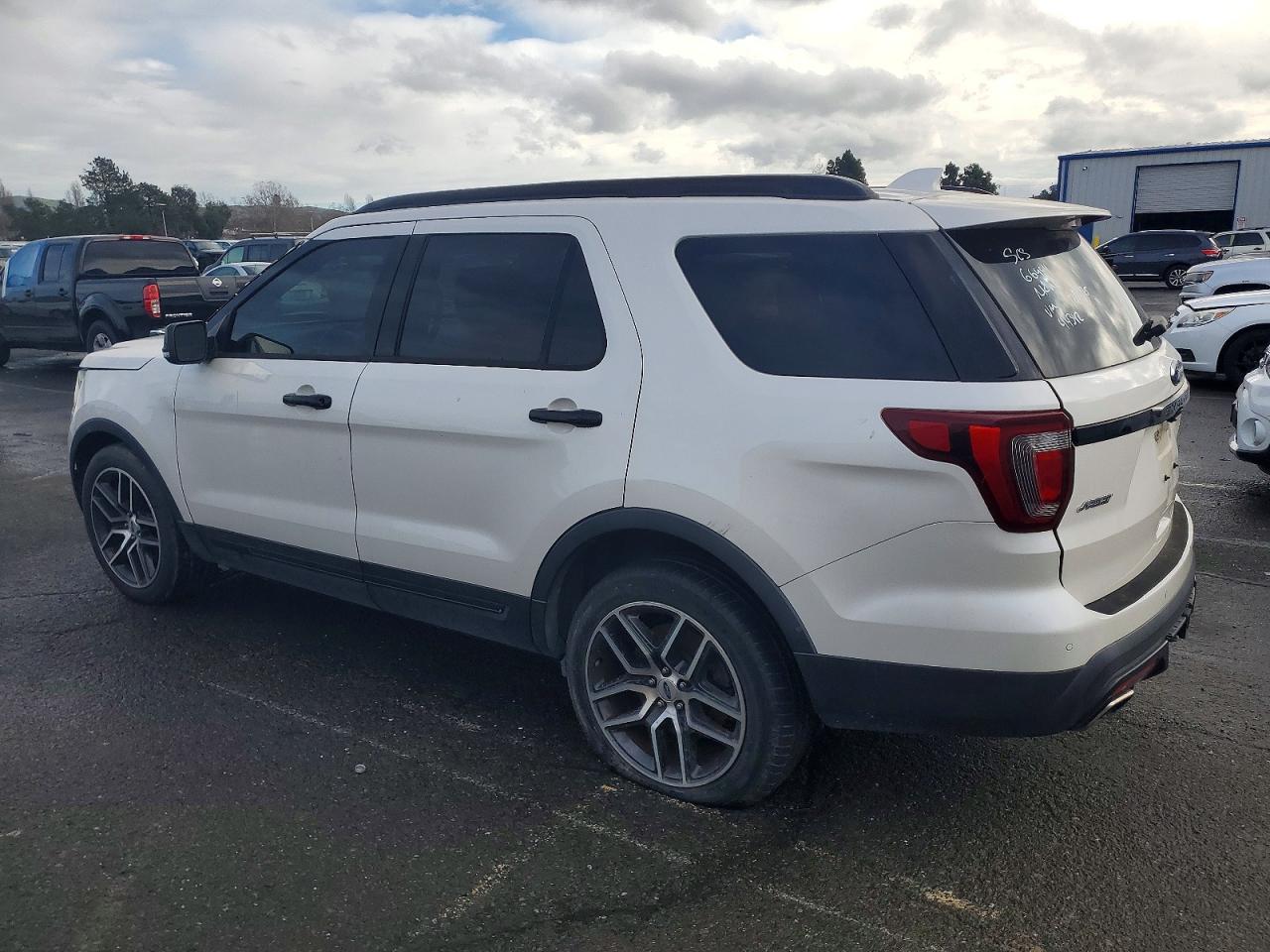 2016 FORD EXPLORER SPORT photo 2