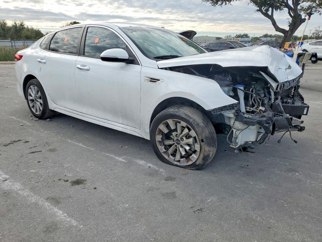 2018 KIA OPTIMA LX photo 4