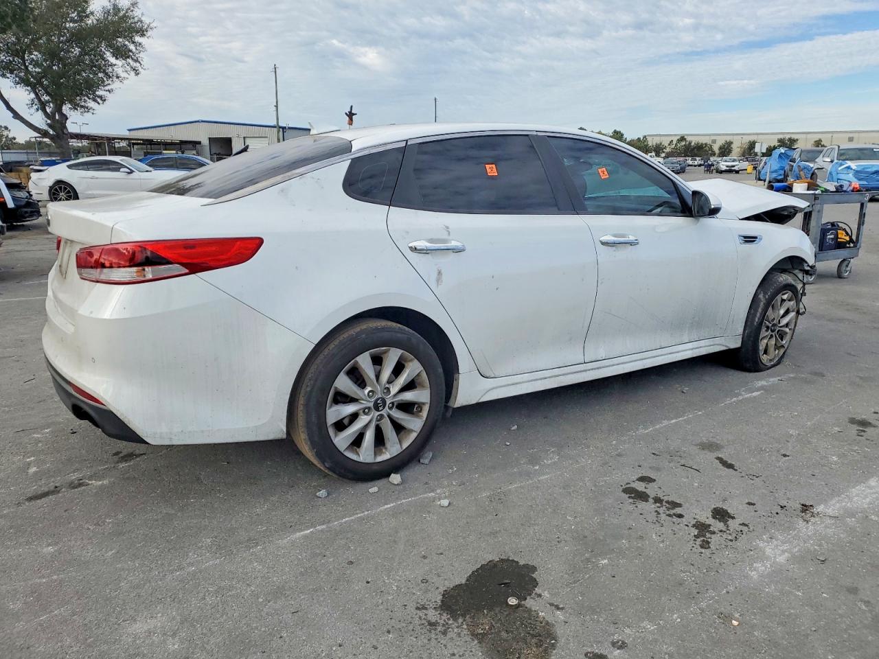 2018 KIA OPTIMA LX photo 3