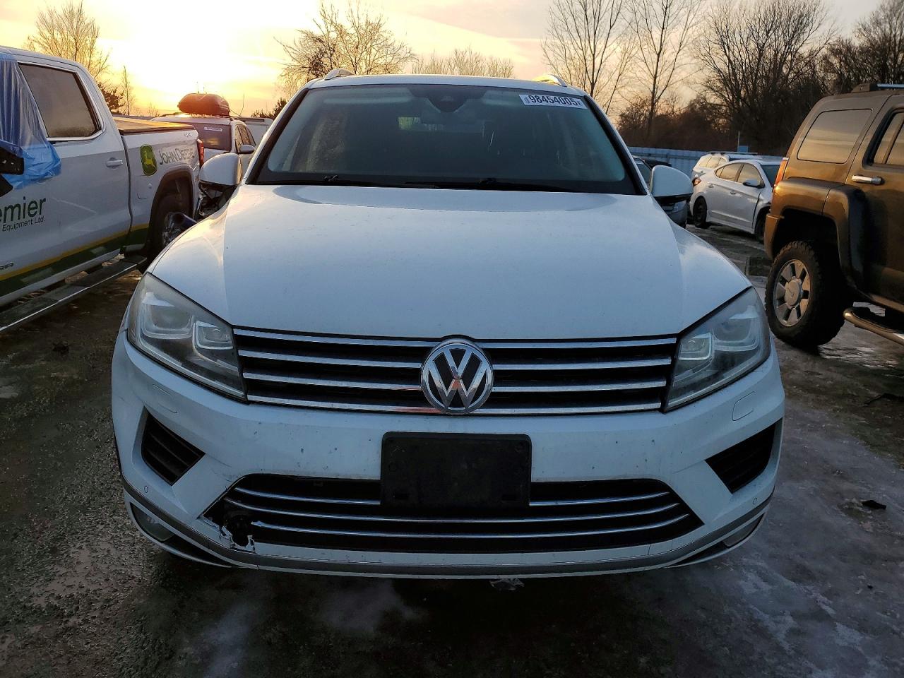 2016 VOLKSWAGEN TOUAREG SPORT photo 5