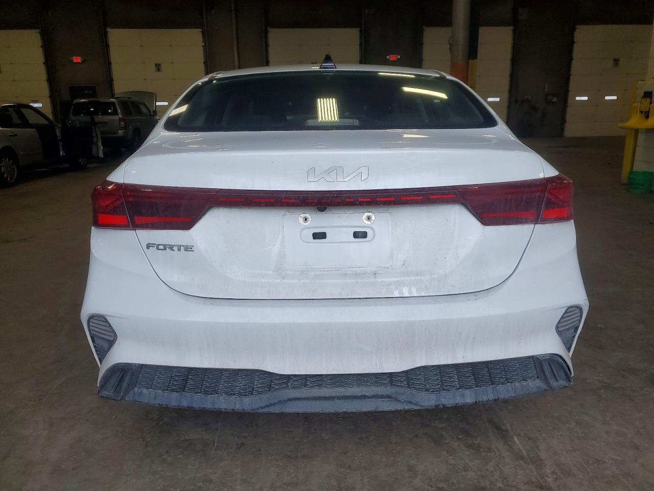 2023 KIA FORTE LX photo 6